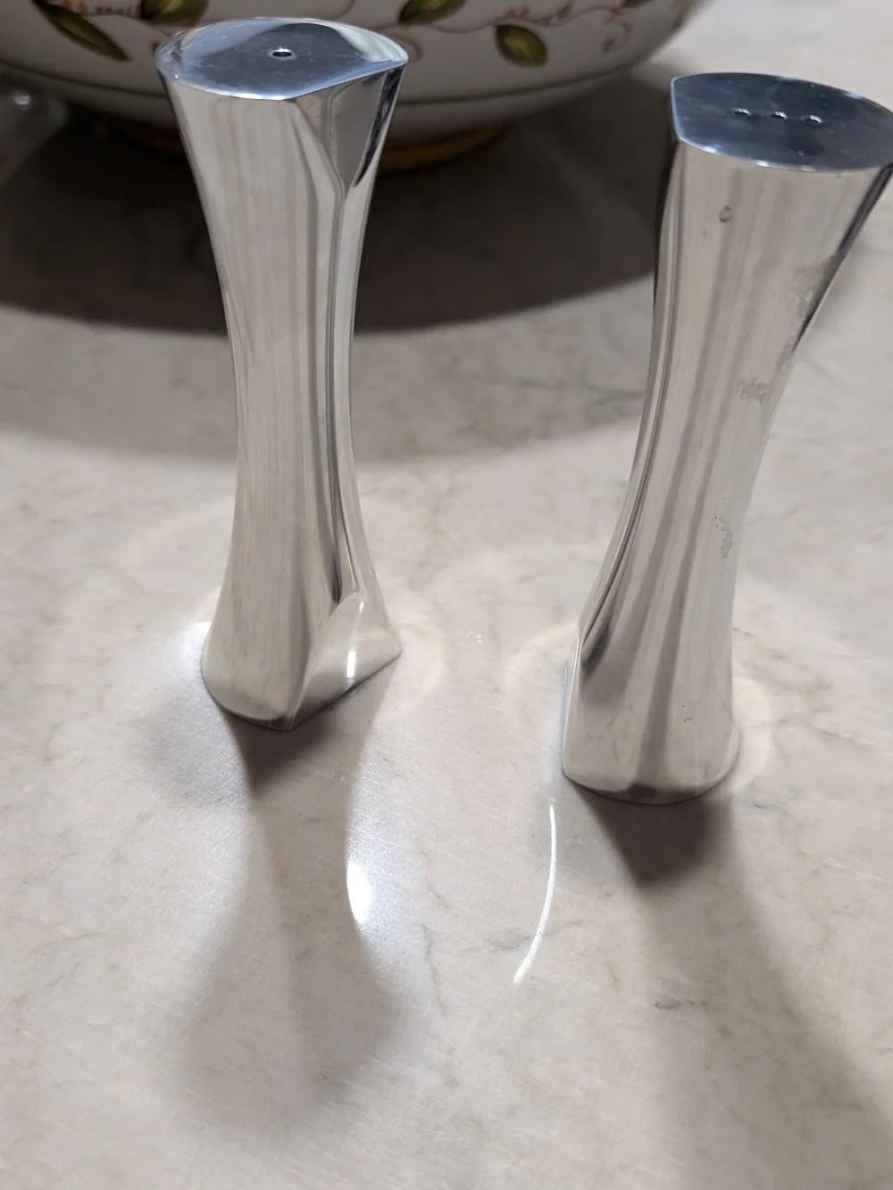 Nambe Kissing Salt And Pepper Shakers